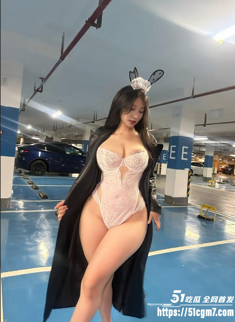 眼镜娘私密车震视频流出1 眼镜娘私密车震视频流出1