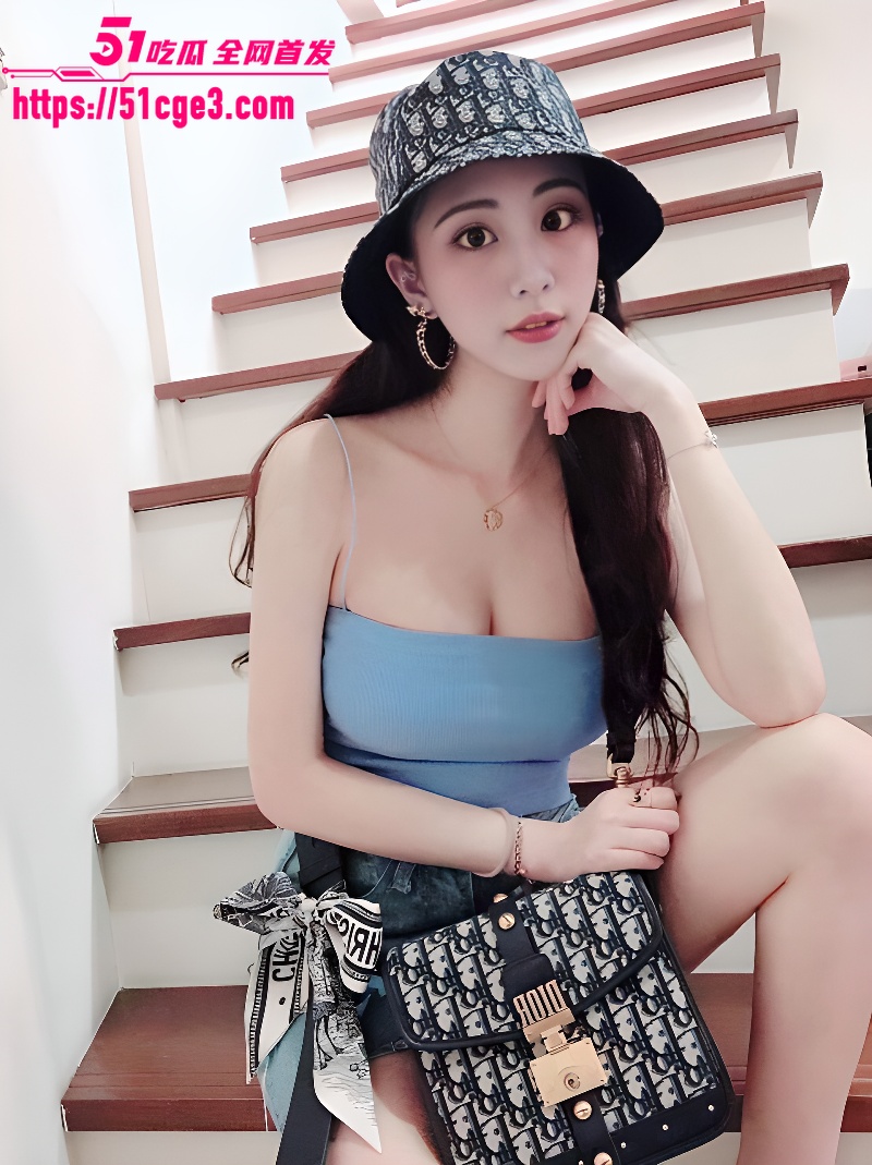推特约炮大神把极品巨乳小骚货约到做爱 1 推特约炮大神把极品巨乳小骚货约到做爱 1
