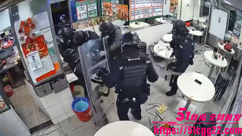 香港上水粉店女子袭警事件 5 香港上水粉店女子袭警事件 5