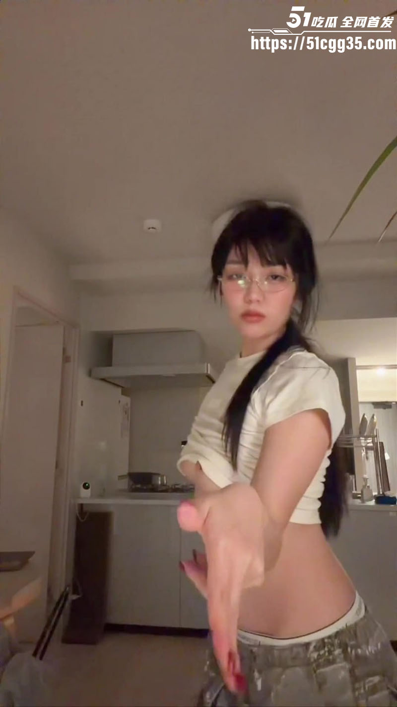 推特裸舞女神玉米yum707最新福利02 推特裸舞女神玉米yum707最新福利02