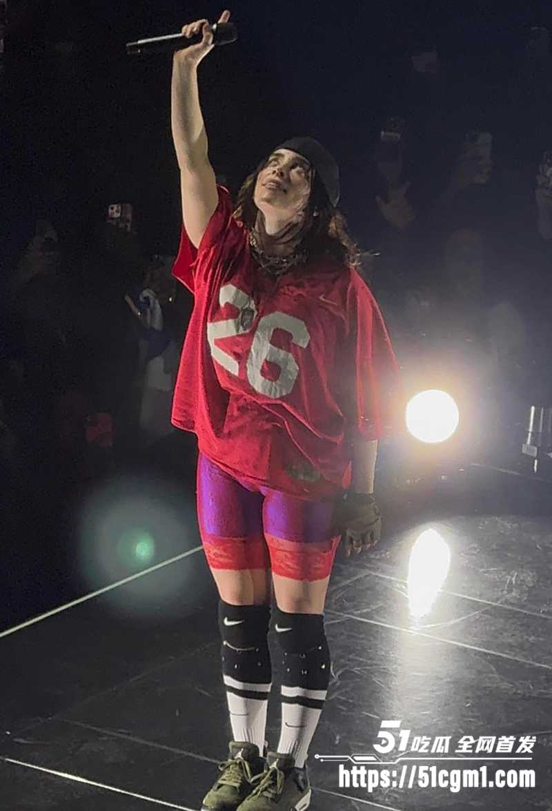 美国歌手BillieEilish比莉·艾利什演唱会大秀骆驼趾视频曝光8拷贝 美国歌手BillieEilish比莉·艾利什演唱会大秀骆驼趾视频曝光8拷贝