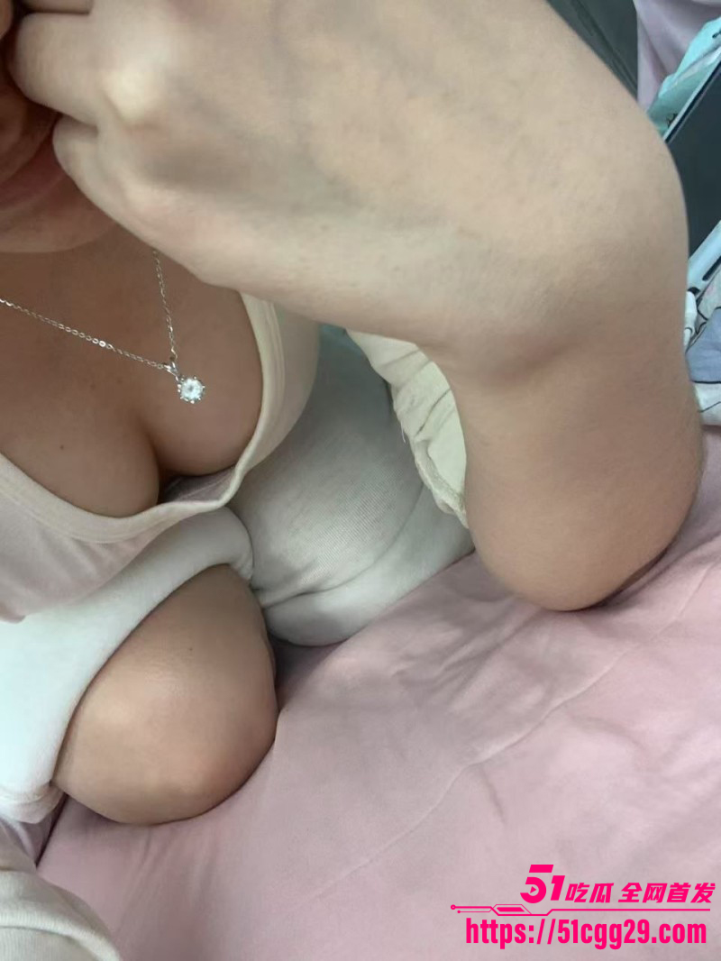 清纯学生妹宿舍自慰被曝光07 清纯学生妹宿舍自慰被曝光07