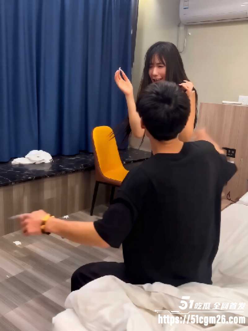 男子出轨被抓奸在床 1 男子出轨被抓奸在床 1