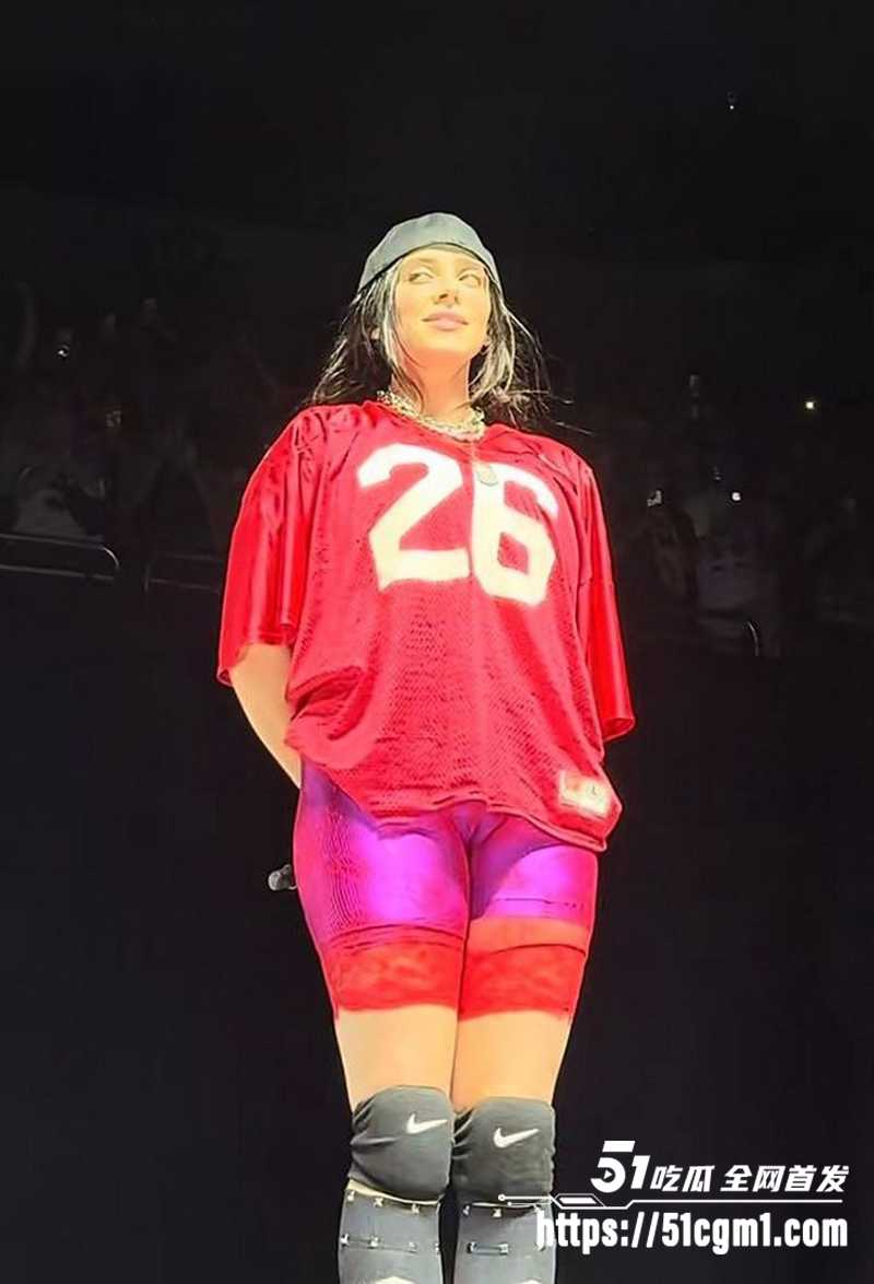 美国歌手BillieEilish比莉·艾利什演唱会大秀骆驼趾视频曝光7拷贝 美国歌手BillieEilish比莉·艾利什演唱会大秀骆驼趾视频曝光7拷贝