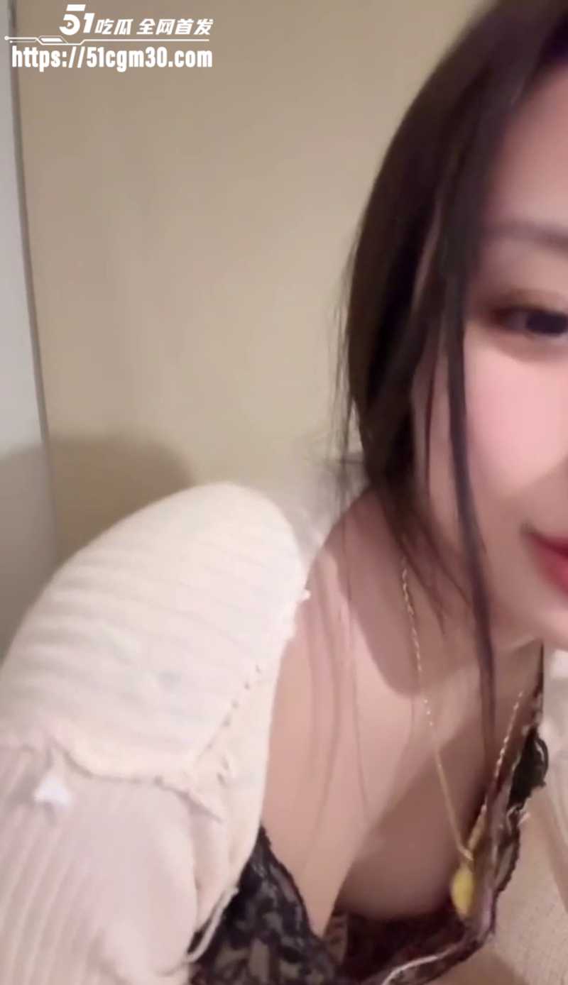 抖音众多美女主播走光闪点 5 抖音众多美女主播走光闪点 5