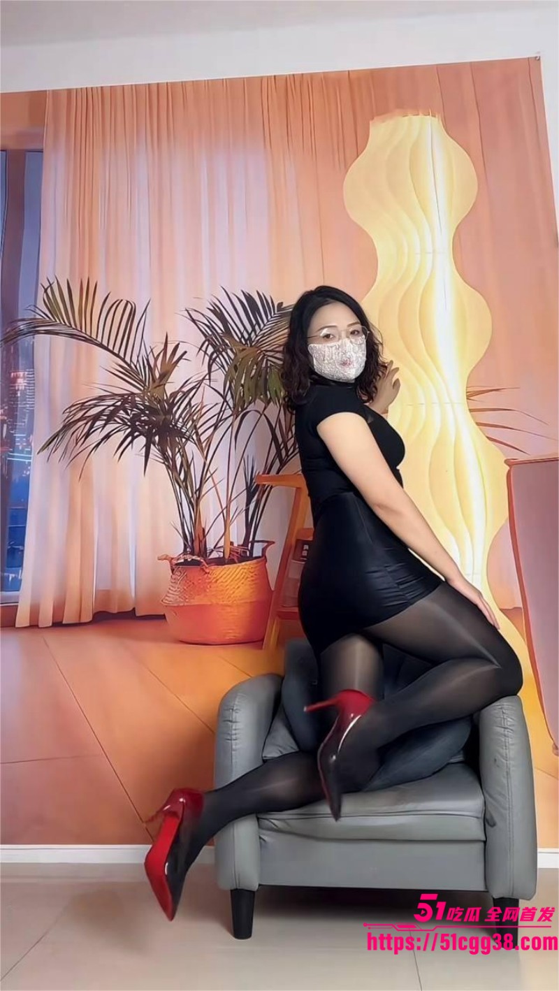 快手巨乳网红 敏媚娘 定制福利曝光 5 快手巨乳网红 敏媚娘 定制福利曝光 5