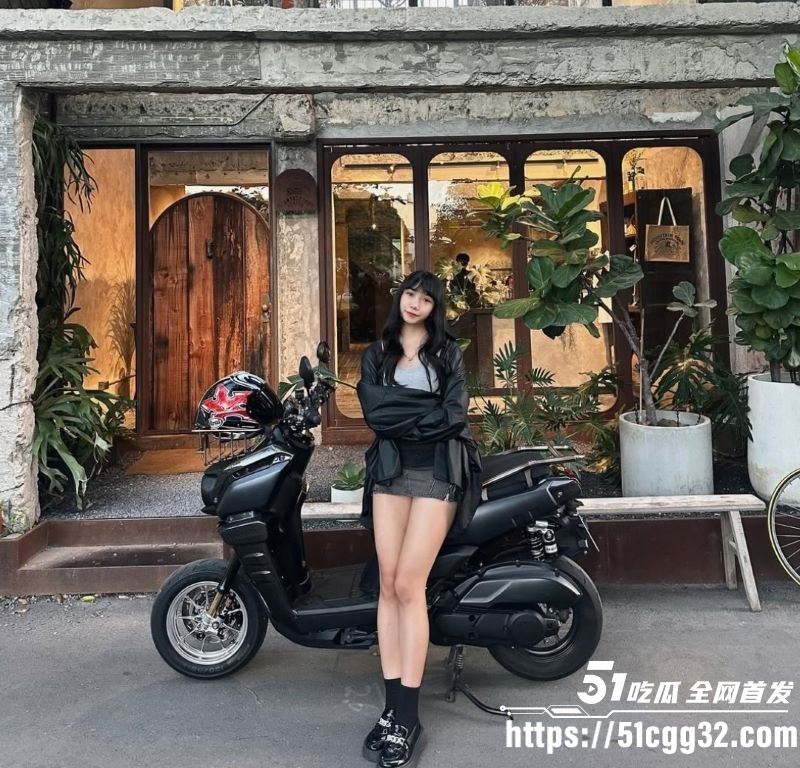 大长腿机车博主露脸口交视频外流 2 大长腿机车博主露脸口交视频外流 2