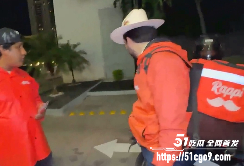墨西哥男网红塞萨尔·加斯特鲁姆直播中遭当街枪杀9拷贝 墨西哥男网红塞萨尔·加斯特鲁姆直播中遭当街枪杀9拷贝