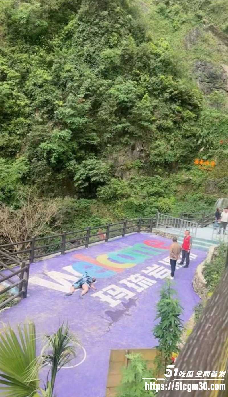 四川玛流岩瀑布 3 四川玛流岩瀑布 3