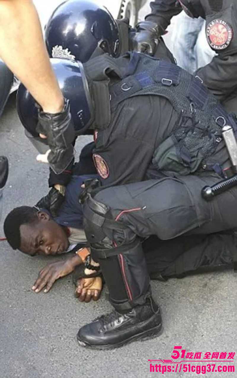 意大利南部普利亚大区运钞车抢劫案011 意大利南部普利亚大区运钞车抢劫案011