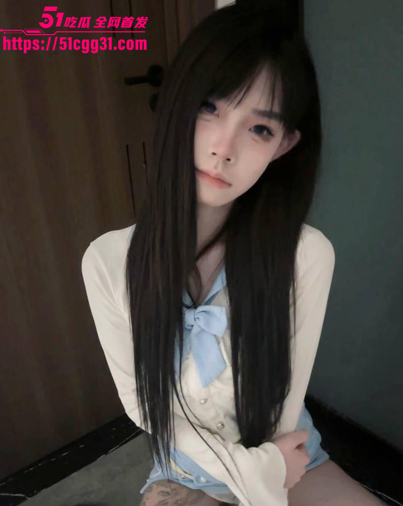 3 3