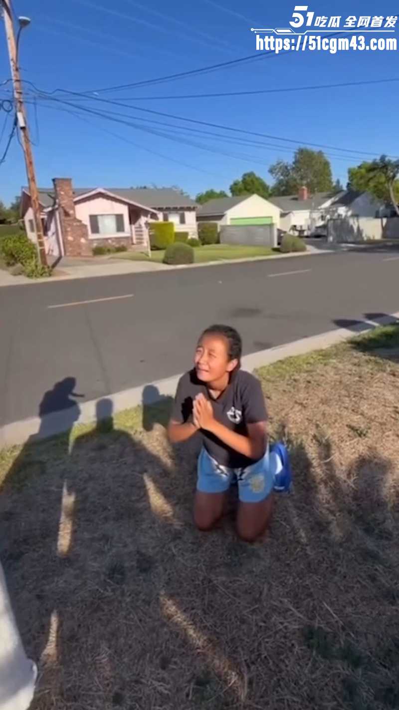 女篮未来之星 张家裔 偷窃丑闻与下跪道歉视频 2 女篮未来之星 张家裔 偷窃丑闻与下跪道歉视频 2
