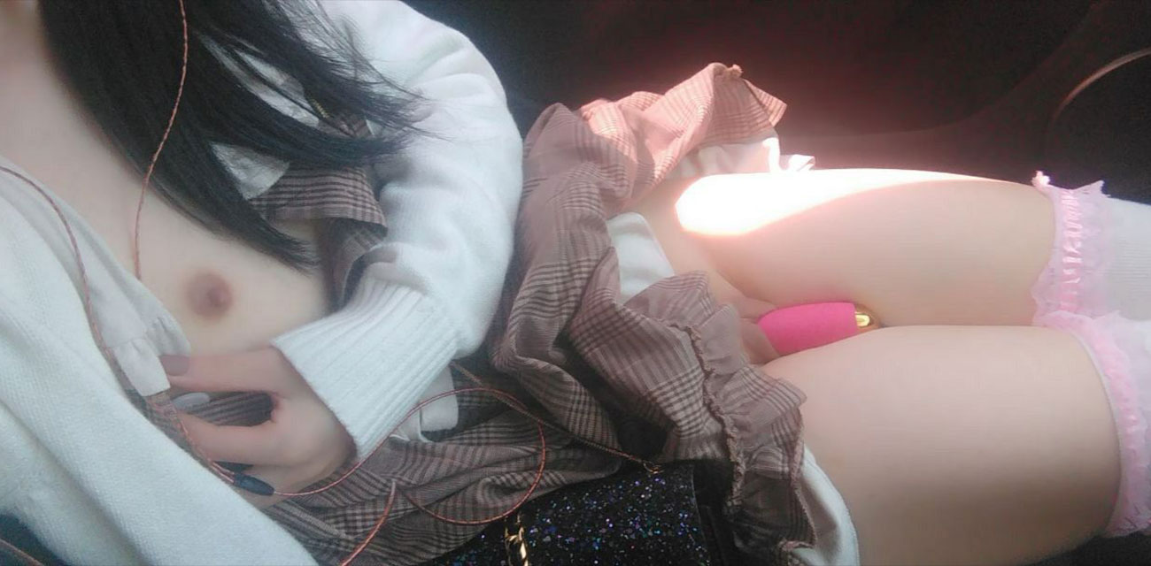 推特学生妹福利姬 喵喵可爱 绝版私拍合集 贫乳嫩妹激情自慰 娇躯雪白令人窒息！