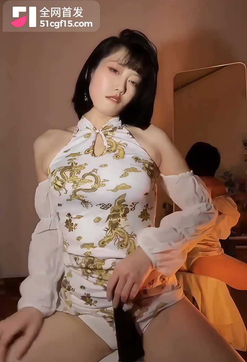 舞蹈老师紫月很会跳定制扭胯热舞漏点合集2拷贝 舞蹈老师紫月很会跳定制扭胯热舞漏点合集2拷贝