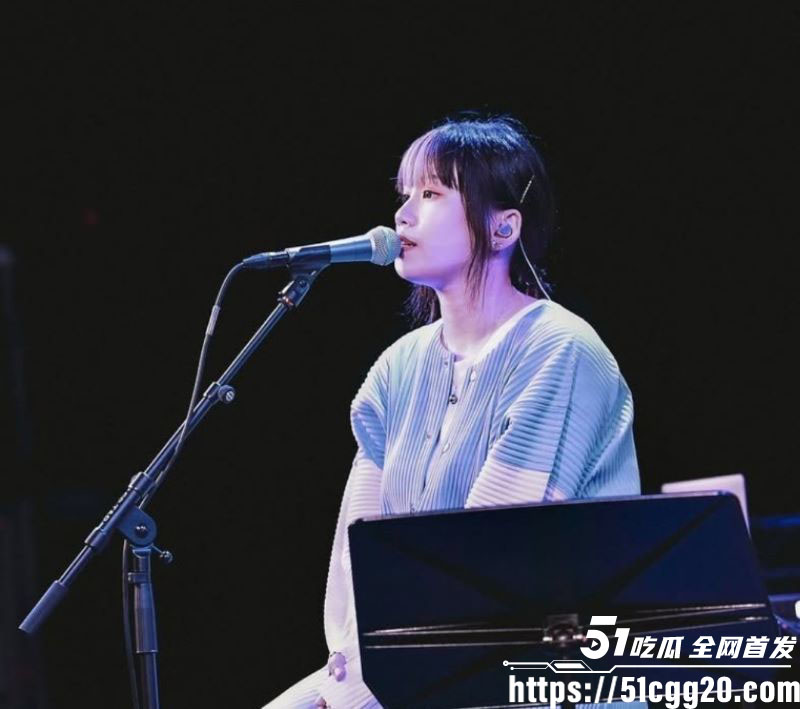 超美巨乳短发驻唱歌手性爱泄密 8 超美巨乳短发驻唱歌手性爱泄密 8