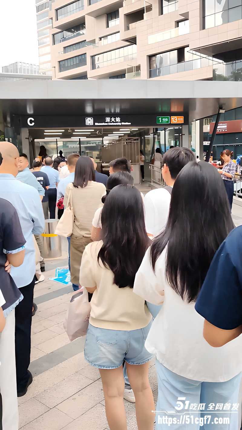深圳地铁实行人包同检 2 深圳地铁实行人包同检 2
