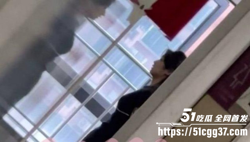 上海男子写字楼女厕偷拍被抓013 上海男子写字楼女厕偷拍被抓013