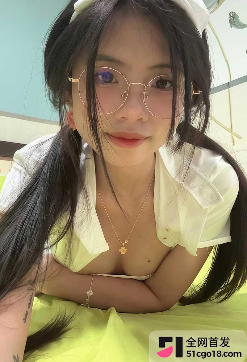 清纯反差女大露脸大尺度福利私拍 2 拷贝