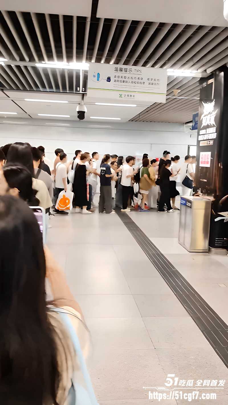 深圳地铁实行人包同检 3 深圳地铁实行人包同检 3