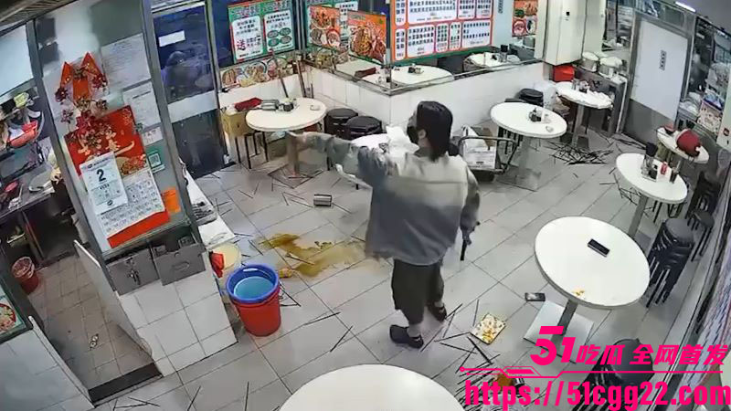 香港上水粉店女子袭警事件 4 香港上水粉店女子袭警事件 4