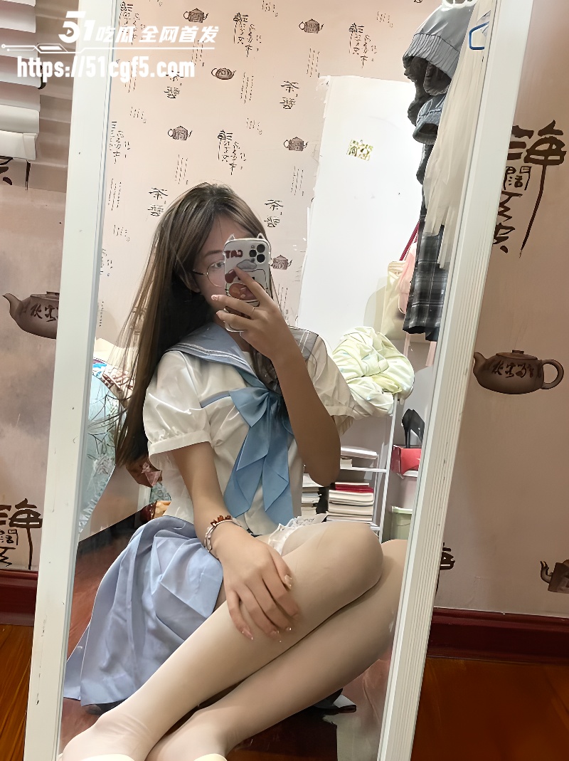 山东青岛白虎妹秦芊慧性爱自拍 2 山东青岛白虎妹秦芊慧性爱自拍 2