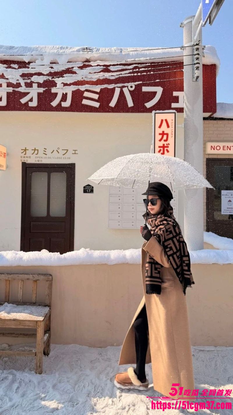抖音网红天然呆莉莉岛厕所被偷拍 5 抖音网红天然呆莉莉岛厕所被偷拍 5