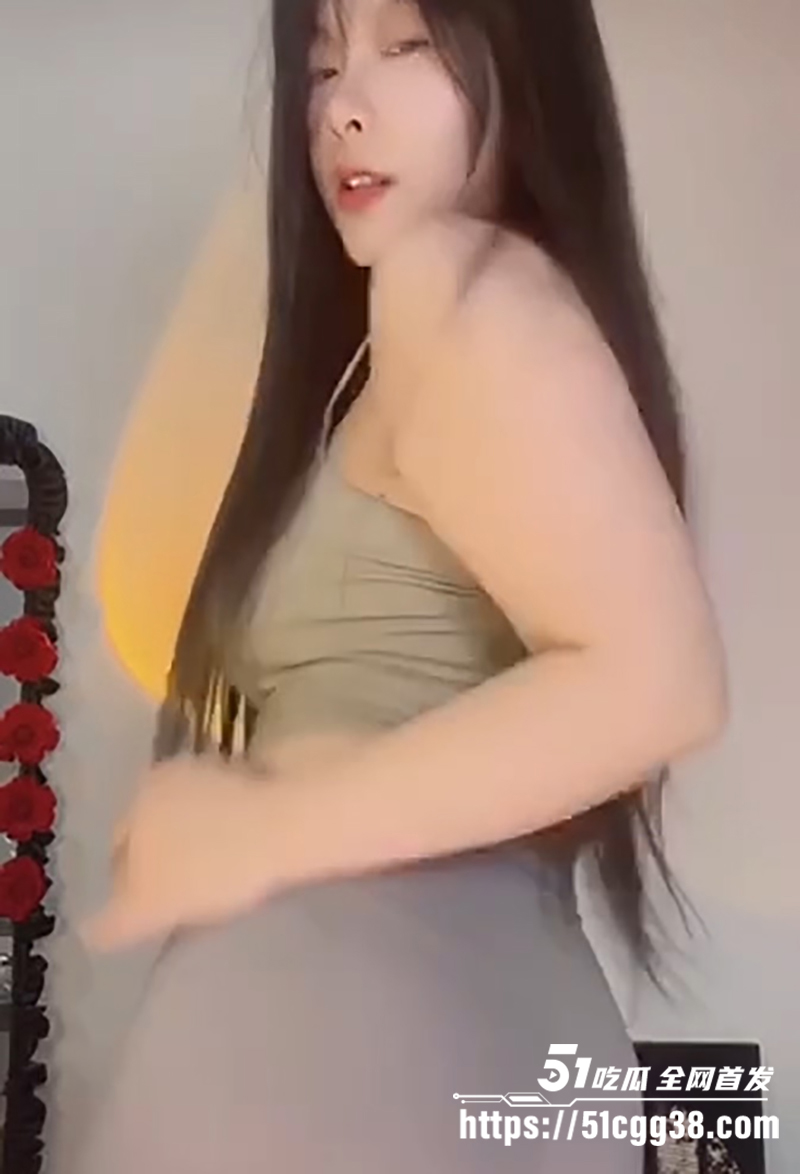 丰腴少妇网红小北你二姨定制付费视频流出4拷贝 丰腴少妇网红小北你二姨定制付费视频流出4拷贝