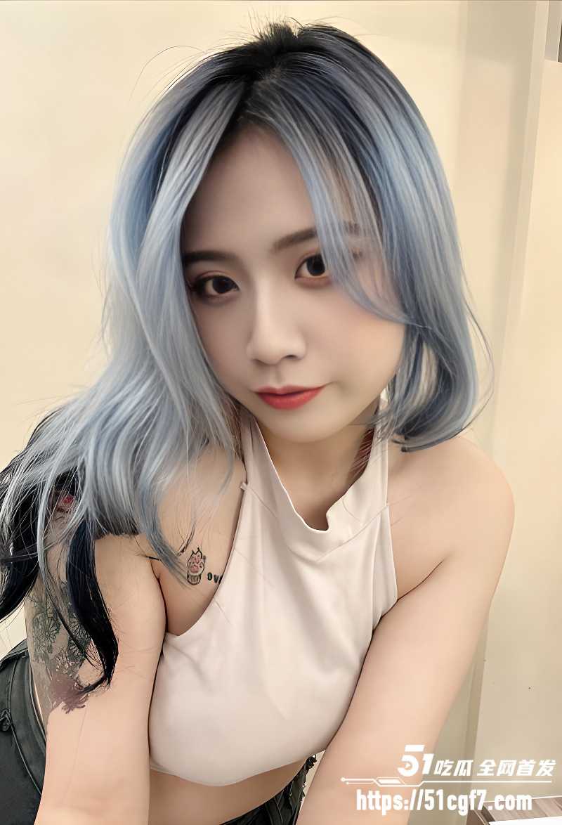 极品高颜值纹身巨乳美甲师不雅视频流出 5 极品高颜值纹身巨乳美甲师不雅视频流出 5