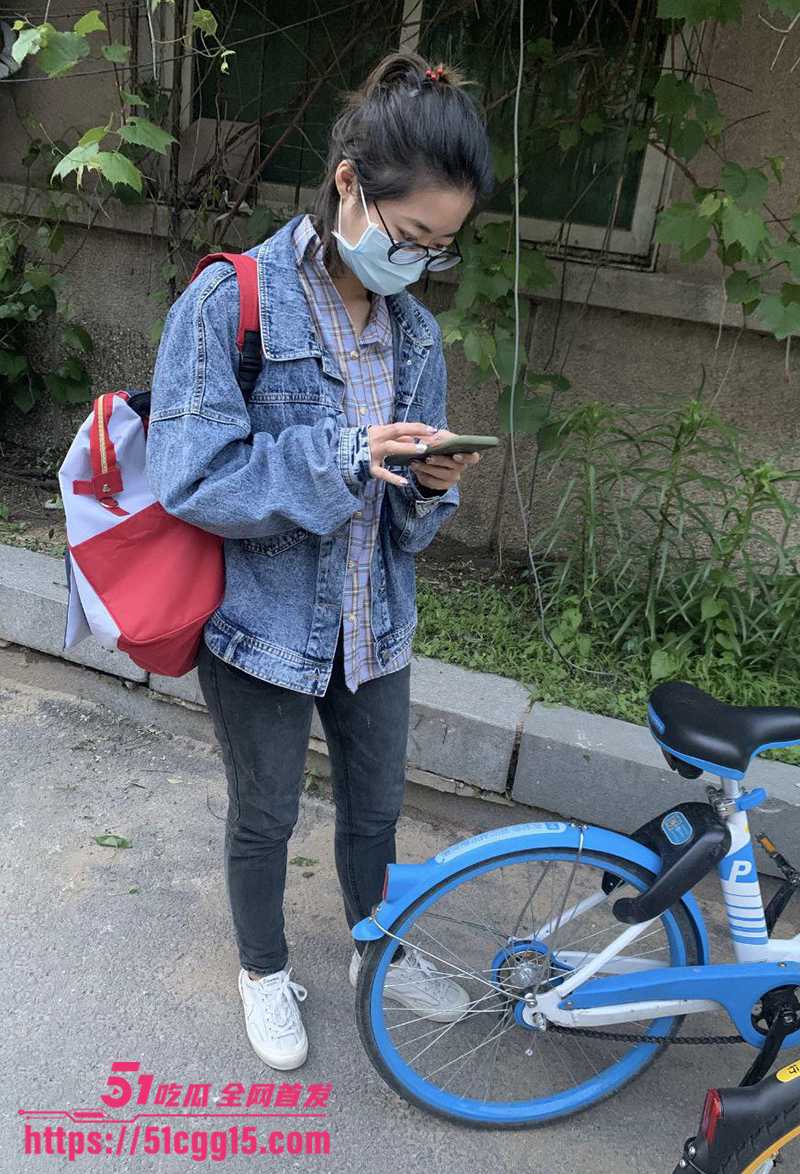 江西大学眼睛婊母狗大学生黄珊珊不雅视频流出2拷贝 江西大学眼睛婊母狗大学生黄珊珊不雅视频流出2拷贝