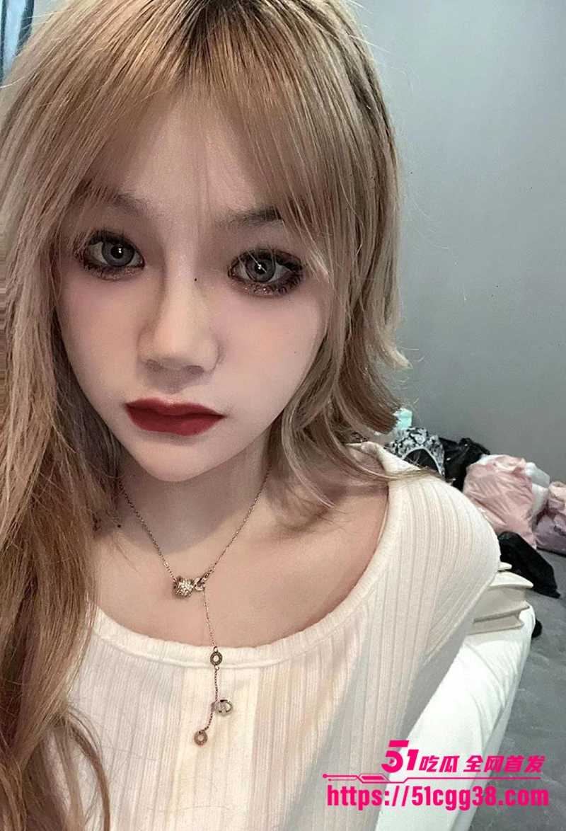 上海超美精神小妹情侣淫片流出 2 拷贝 上海超美精神小妹情侣淫片流出 2 拷贝