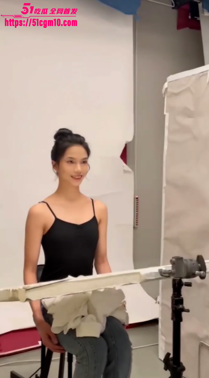 短发清纯少女 性爱视频遭男友报复泄露! 2 短发清纯少女 性爱视频遭男友报复泄露! 2