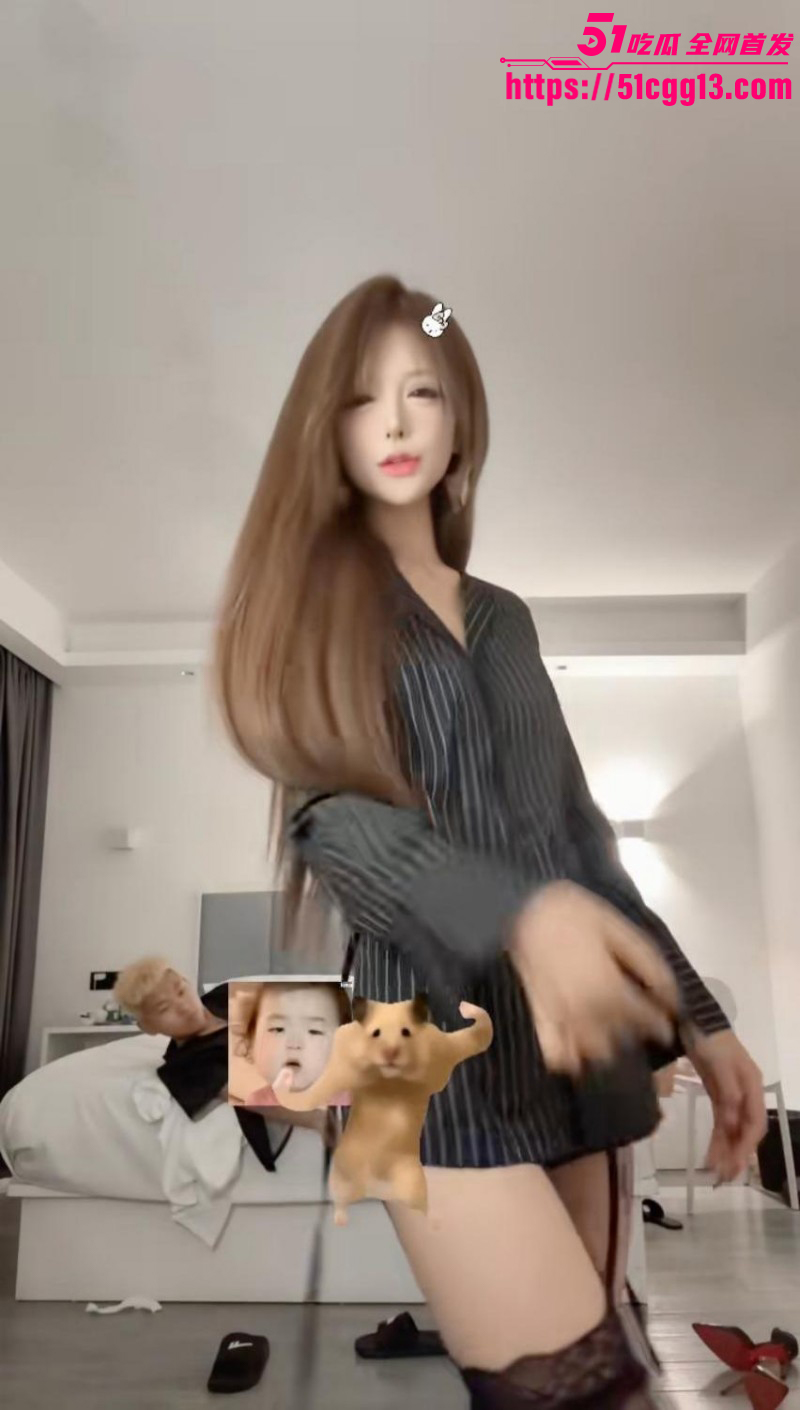 抖音精神小妹小娇七1v7视频09 抖音精神小妹小娇七1v7视频09