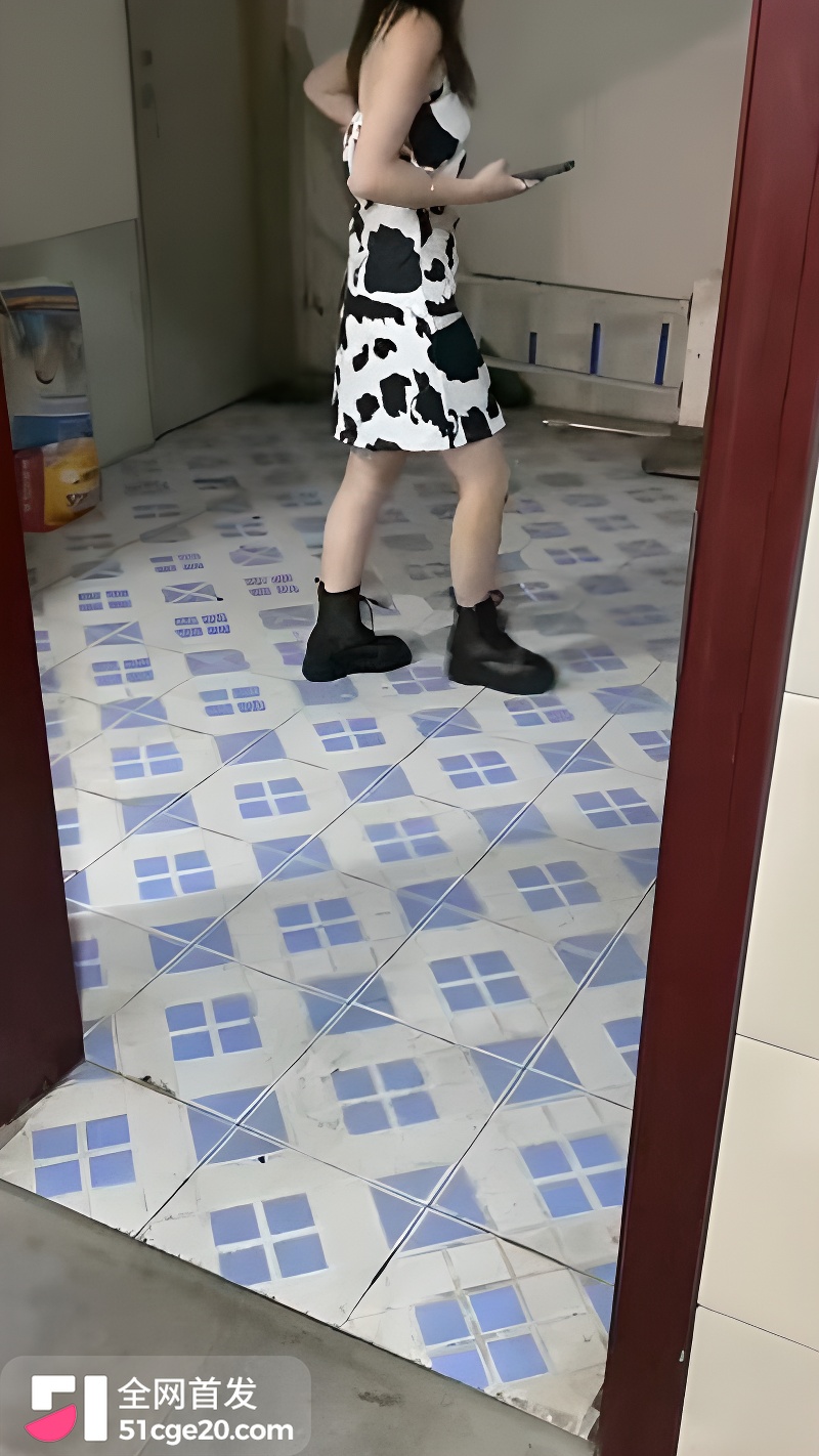 商场女厕偷拍系列1 商场女厕偷拍系列1