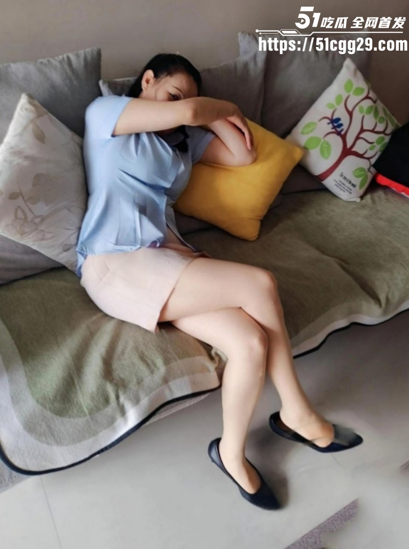 爱穿丝袜的骚妈午休时暴操骚妈02 爱穿丝袜的骚妈午休时暴操骚妈02