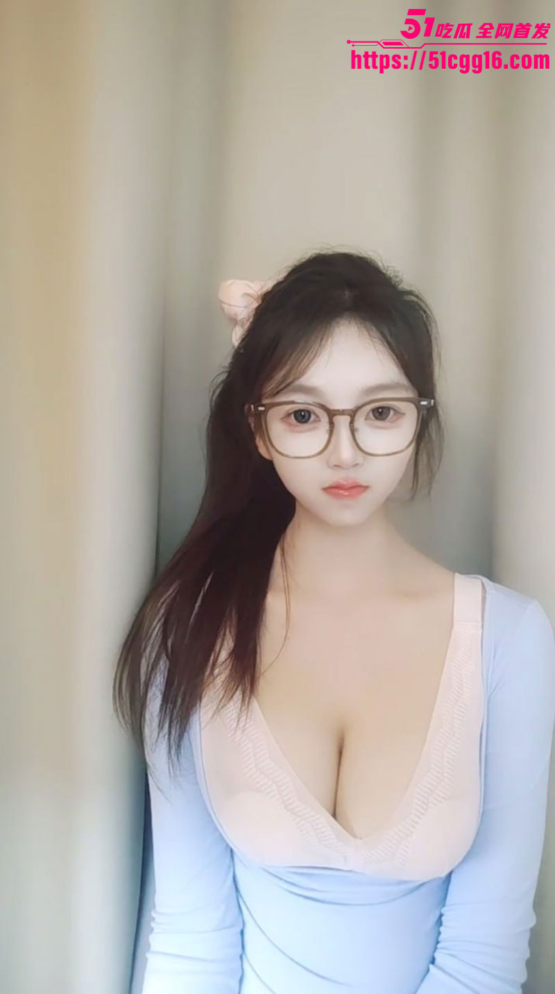 巨乳主播桃井甜荟1 巨乳主播桃井甜荟1