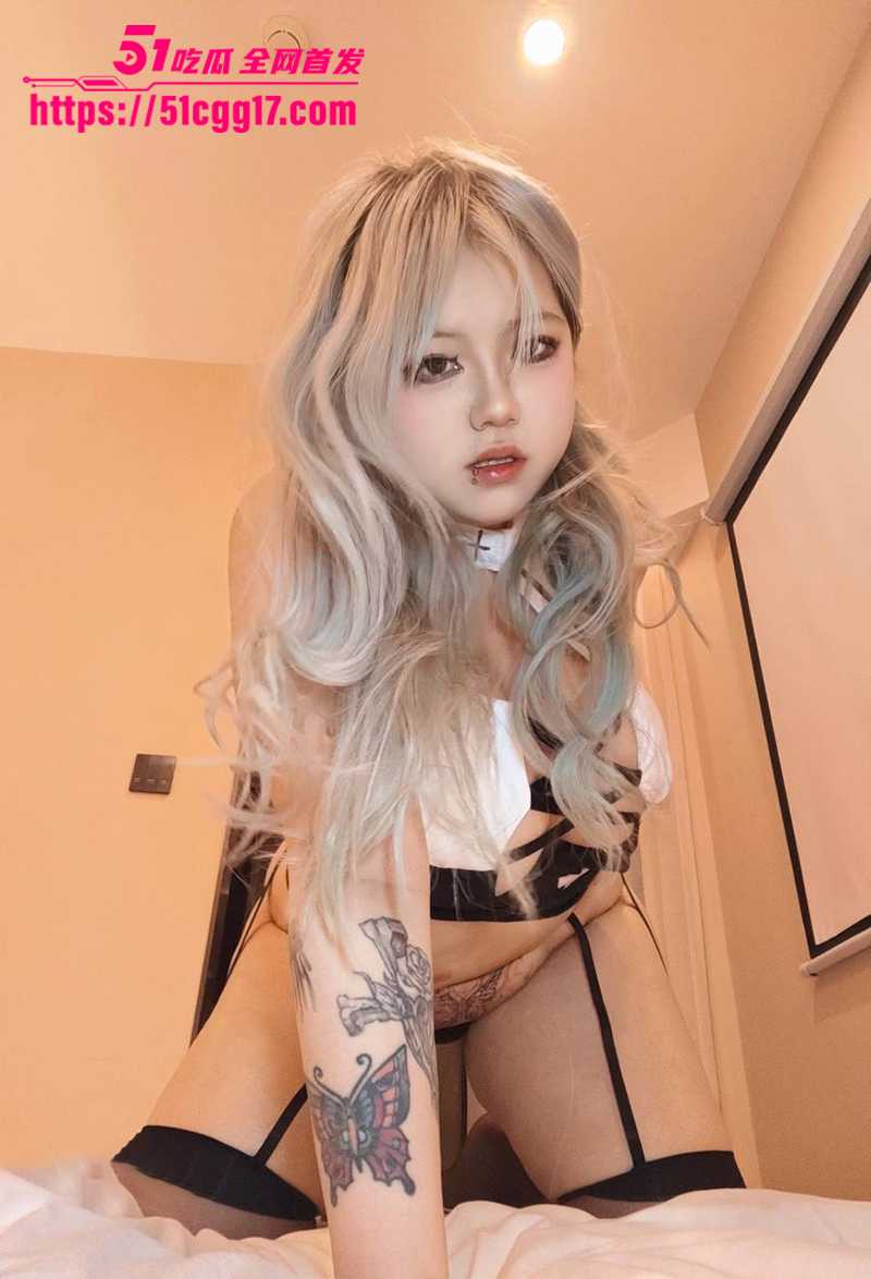 推特巨乳网红Mico最新私拍写真流出 7 拷贝 推特巨乳网红Mico最新私拍写真流出 7 拷贝