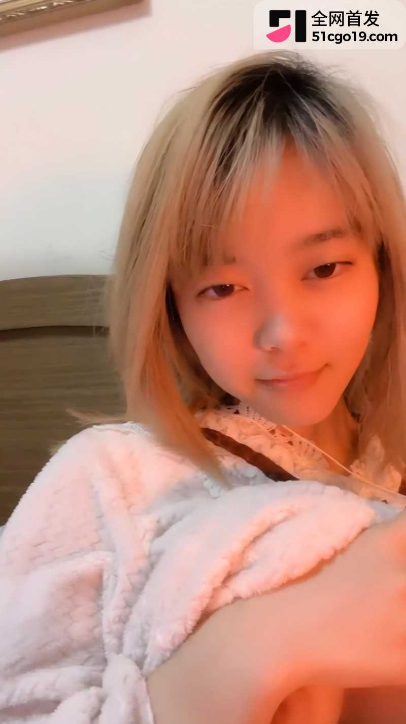 18岁女大主播 百事可爱 直播录屏1