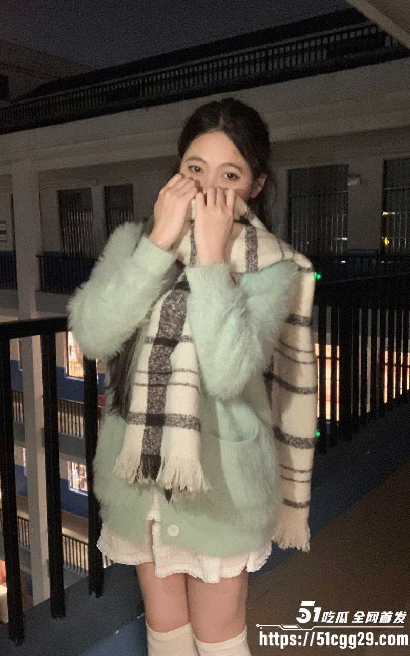 清纯学生妹宿舍自慰被曝光04 清纯学生妹宿舍自慰被曝光04