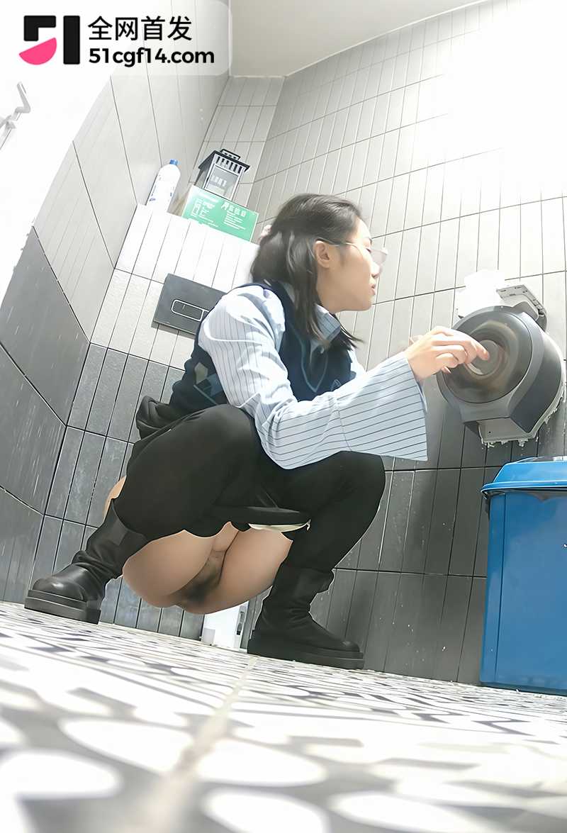 办公楼女卫生间监控偷拍 7 拷贝 办公楼女卫生间监控偷拍 7 拷贝