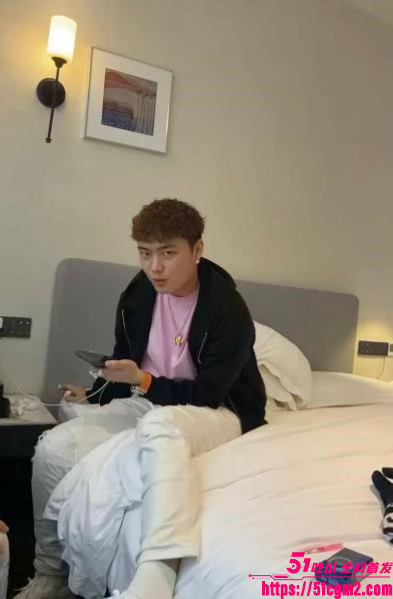 抖音说唱歌手TopBarry杨博睿出轨操粉 3 抖音说唱歌手TopBarry杨博睿出轨操粉 3