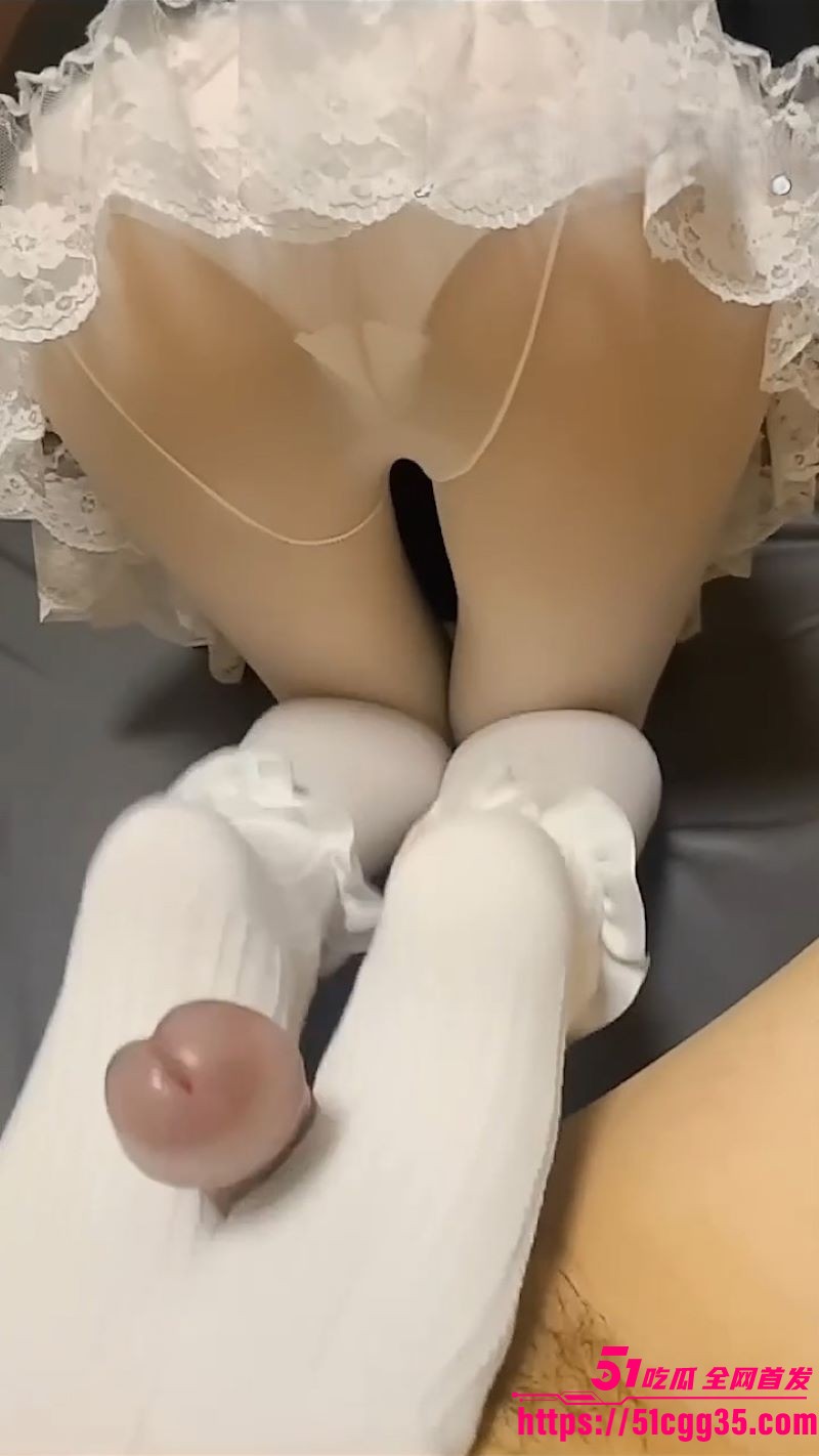 极品学生妹白袜足交视频流出 2 极品学生妹白袜足交视频流出 2