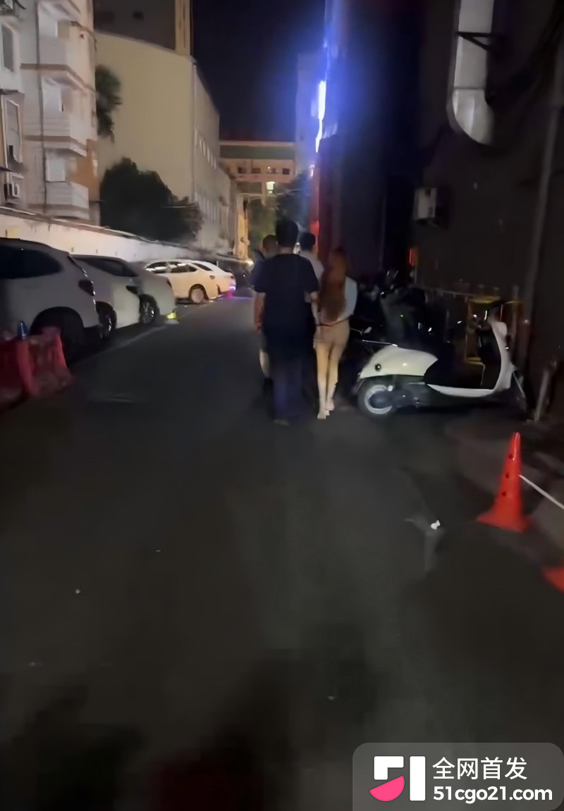 南宁埌西再现扫黄行动 多名站街女被抓10 南宁埌西再现扫黄行动 多名站街女被抓10