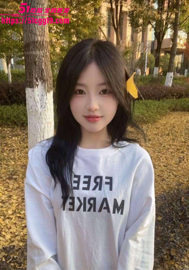 上海高颜值大学生主人任务自拍揉奶掰穴视频1