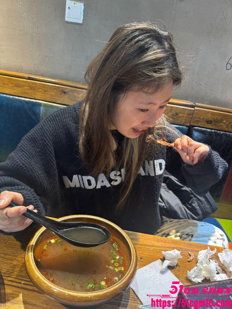 黄毛嫩妹情趣内衣红丝诱惑 3 黄毛嫩妹情趣内衣红丝诱惑 3