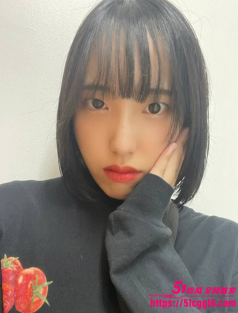 日本清纯美少女裸贷自慰视频1