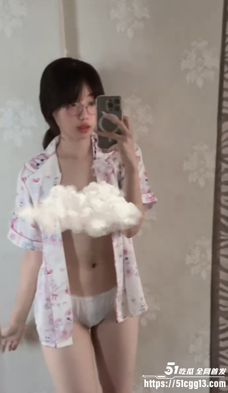 云南师范大学周晓琴自慰视频01 云南师范大学周晓琴自慰视频01