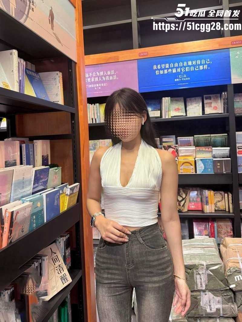 39岁大屁股妈妈暴力打桩堂姐骚逼01 39岁大屁股妈妈暴力打桩堂姐骚逼01