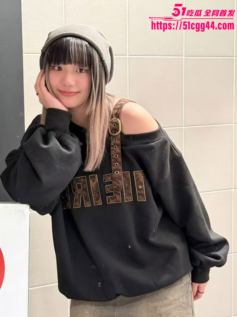 3 3