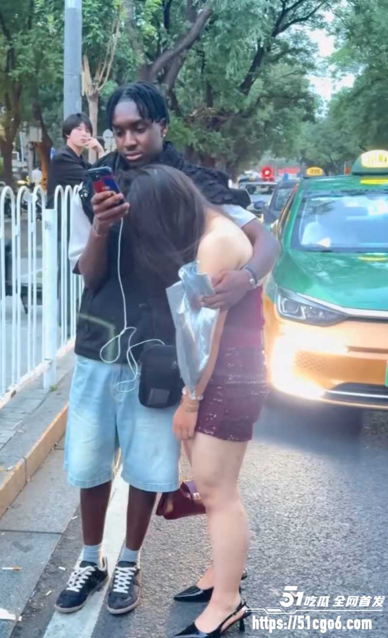 北京已婚少妇倒贴黑人04 北京已婚少妇倒贴黑人04