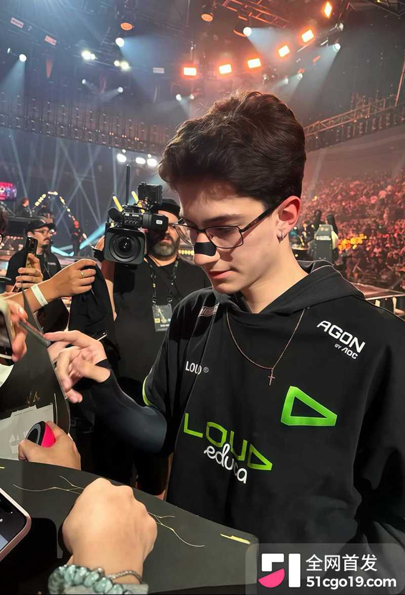 LOUD巴西新秀Enzo tkzin翻车 4 拷贝